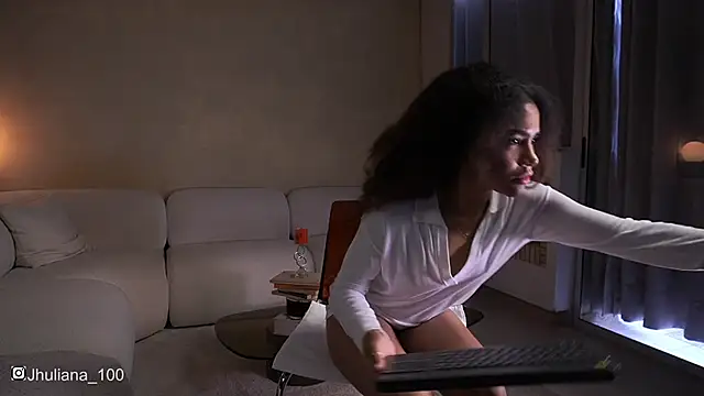 paulacora100 online show from 11-09-25, 02:37