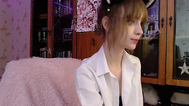 cloudgirrl online show from 01-31-25, 12:50