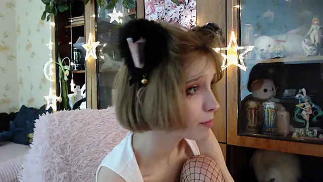 cloudgirrl online show from 03-16-25, 03:39