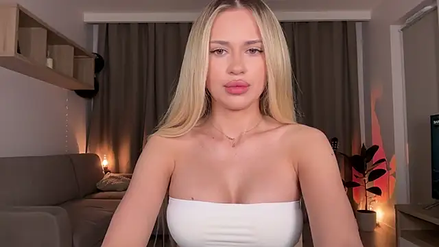 Snapshot of Julia_RL chatting on 09-16-25, 08:32 Julia RL online show from 09-16-25, 08:32