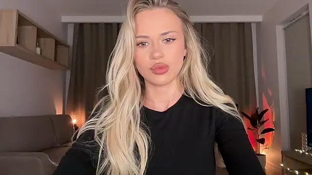 Snapshot of Julia_RL chatting on 10-02-25, 09:44 Julia RL online show from 10-02-25, 09:44