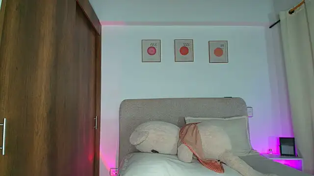 Snapshot of KarolPorttela chatting on 09-21-25, 12:51 KarolPorttela online show from 09-21-25, 12:51