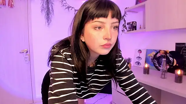 Snapshot of Francesca1_ chatting on 03-21-25, 05:54 Francesca1  online show from 03-21-25, 05:54