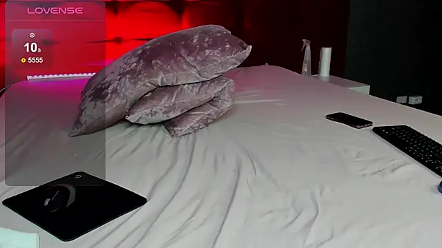 Snapshot of Christy_Little chatting on 01-25-25, 11:13 Christy Little online show from 01-25-25, 11:13