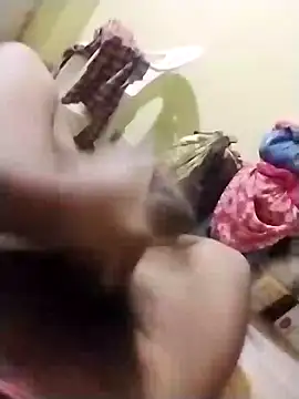 Snapshot of Muscular02 chatting on 02-14-25, 06:19 Muscular02 online show from 02-14-25, 06:19