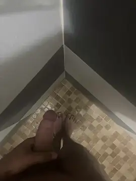 Snapshot of mylovetr1 chatting on 01-22-25, 04:02 mylovetr1 online show from 01-22-25, 04:02