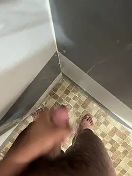 Snapshot of mylovetr1 chatting on 09-21-25, 11:28 mylovetr1 online show from 09-21-25, 11:28