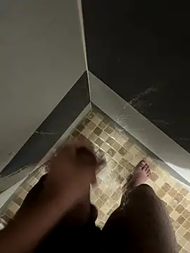 Snapshot of mylovetr1 chatting on 10-12-25, 12:20 mylovetr1 online show from 10-12-25, 12:20