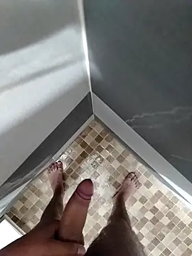 Snapshot of mylovetr1 chatting on 11-09-25, 06:33 mylovetr1 online show from 11-09-25, 06:33