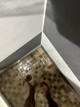 Snapshot of mylovetr1 chatting on 11-10-25, 01:15 mylovetr1 online show from 11-10-25, 01:15