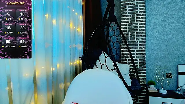 Evacadooo online show from 12-04-25, 04:22