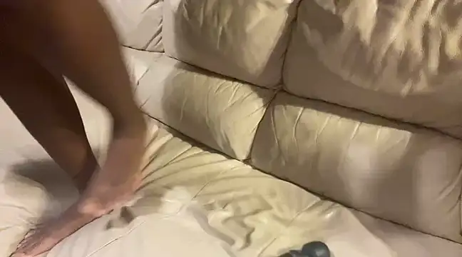 iveedie017 online show from 12-09-24, 09:05