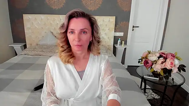 Snapshot of AllisonWilliams chatting on 09-08-25, 03:55 AllisonWilliams online show from 09-08-25, 03:55