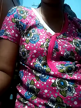 Snapshot of Tamillminnal chatting on 01-15-25, 05:58 Tamillminnal online show from 01-15-25, 05:58