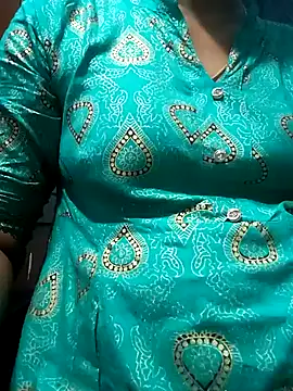 Snapshot of Tamillminnal chatting on 02-02-25, 02:45 Tamillminnal online show from 02-02-25, 02:45