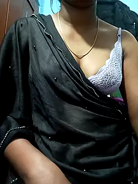Snapshot of Tamillminnal chatting on 02-12-25, 09:10 Tamillminnal online show from 02-12-25, 09:10