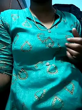 Snapshot of Tamillminnal chatting on 02-14-25, 05:46 Tamillminnal online show from 02-14-25, 05:46
