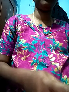 Snapshot of Tamillminnal chatting on 02-15-25, 01:05 Tamillminnal online show from 02-15-25, 01:05