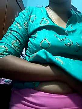 Snapshot of Tamillminnal chatting on 02-20-25, 05:55 Tamillminnal online show from 02-20-25, 05:55