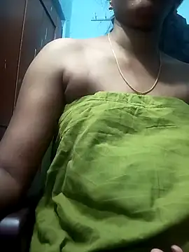 Snapshot of Tamillminnal chatting on 02-20-25, 05:29 Tamillminnal online show from 02-20-25, 05:29