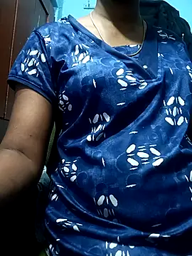 Snapshot of Tamillminnal chatting on 02-25-25, 05:58 Tamillminnal online show from 02-25-25, 05:58