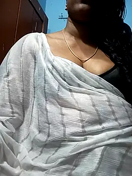 Snapshot of Tamillminnal chatting on 02-27-25, 05:26 Tamillminnal online show from 02-27-25, 05:26