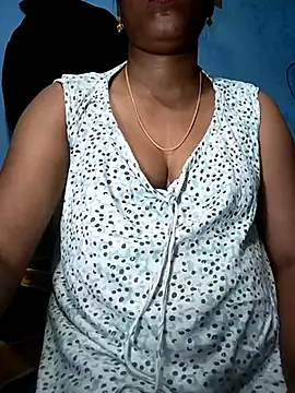 Snapshot of Tamillminnal chatting on 03-10-25, 06:12 Tamillminnal online show from 03-10-25, 06:12