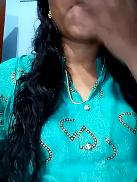 Snapshot of Tamillminnal chatting on 03-19-25, 06:24 Tamillminnal online show from 03-19-25, 06:24