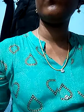 Snapshot of Tamillminnal chatting on 03-19-25, 05:28 Tamillminnal online show from 03-19-25, 05:28