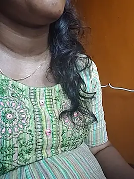 Snapshot of Tamillminnal chatting on 10-15-25, 10:04 Tamillminnal online show from 10-15-25, 10:04