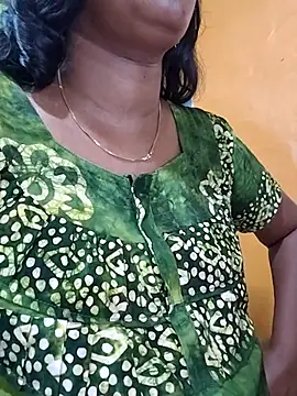 Snapshot of Tamillminnal chatting on 10-21-25, 03:46 Tamillminnal online show from 10-21-25, 03:46