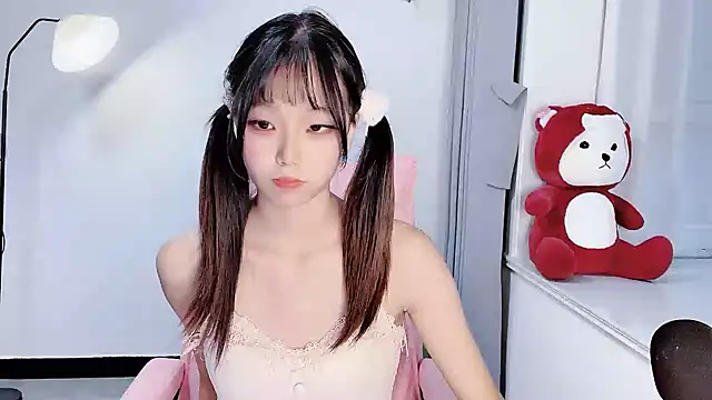 Snapshot of Z-long chatting on 10-20-25, 08:59 Z-long online show from 10-20-25, 08:59