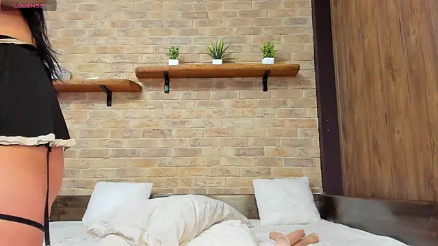 Snapshot of Lizzyvixxx chatting on 02-19-25, 01:28 Lizzyvixxx online show from 02-19-25, 01:28