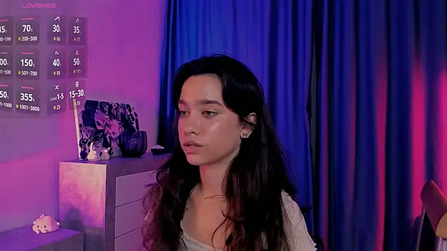 Snapshot of EmeliaReaper chatting on 09-29-25, 08:35 EmeliaReaper online show from 09-29-25, 08:35