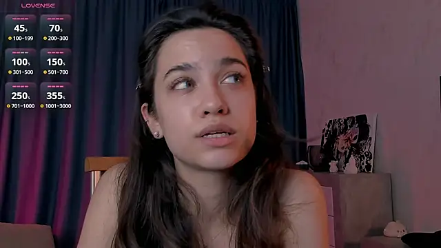 Snapshot of EmeliaReaper chatting on 10-15-25, 10:10 EmeliaReaper online show from 10-15-25, 10:10