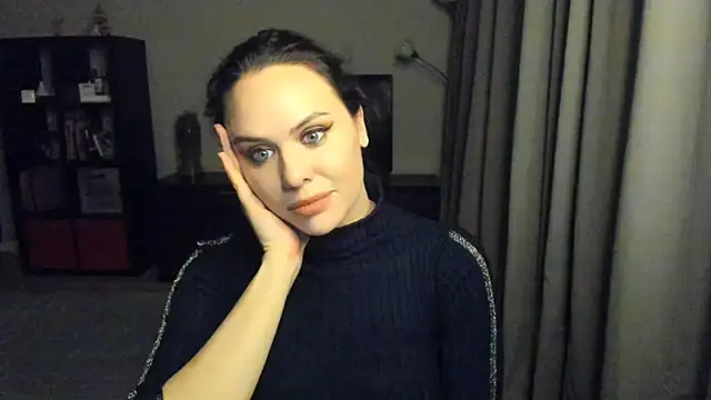 MollyCheiz online show from 01-10-25, 05:13