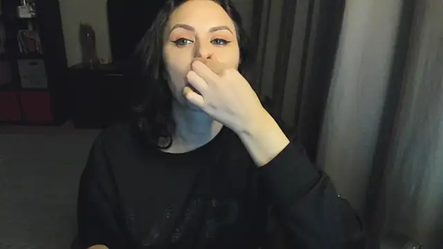 MollyCheiz online show from 09-18-25, 10:12