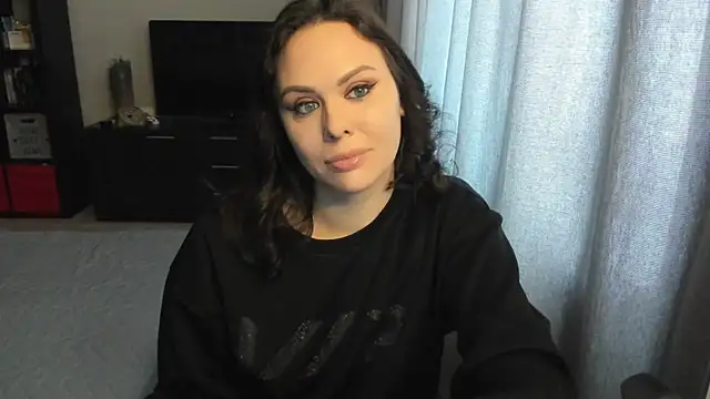 MollyCheiz online show from 10-19-25, 09:10