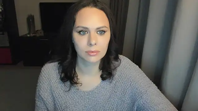 MollyCheiz online show from 10-26-25, 02:23