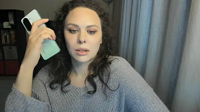 MollyCheiz online show from 05-31-26, 05:53