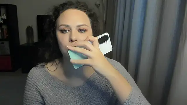 MollyCheiz online show from 05-31-26, 06:09