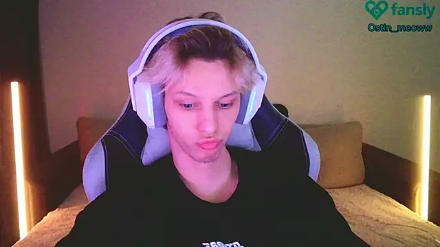 Ostin meow online show from 02-15-25, 02:00