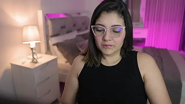 Snapshot of Camilaa_bueno chatting on 01-16-25, 01:58 Camilaa bueno online show from 01-16-25, 01:58