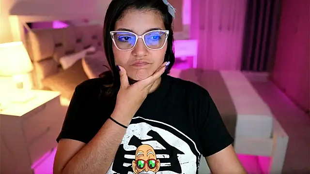 Snapshot of Camilaa_bueno chatting on 03-16-25, 03:04 Camilaa bueno online show from 03-16-25, 03:04