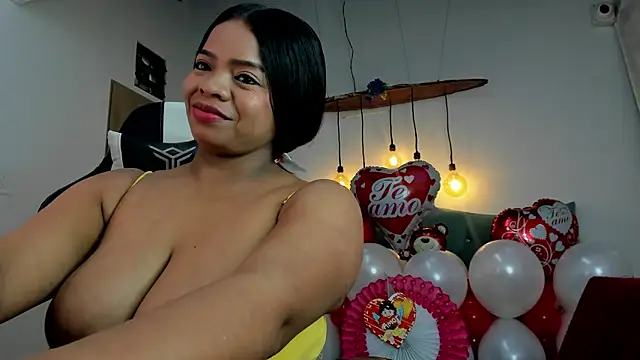 Any topless online show from 02-08-25, 03:10