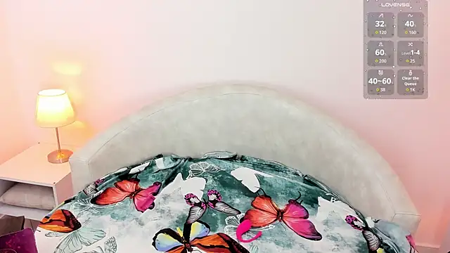 anna lorenss online show from 12-18-25, 01:22