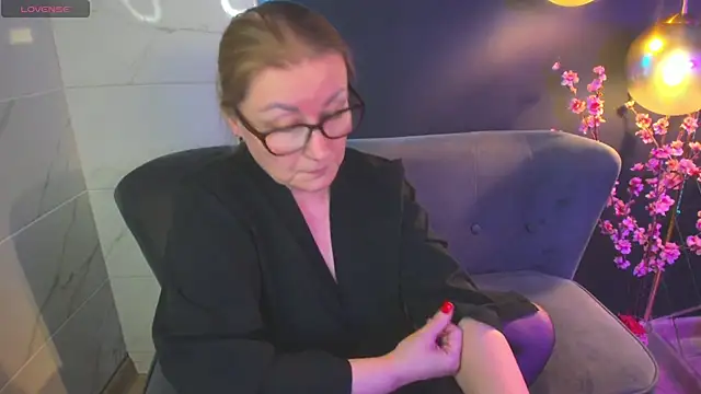 Snapshot of AlexandraKind chatting on 01-11-25, 01:59 AlexandraKind online show from 01-11-25, 01:59