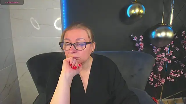 Snapshot of AlexandraKind chatting on 01-12-25, 01:48 AlexandraKind online show from 01-12-25, 01:48