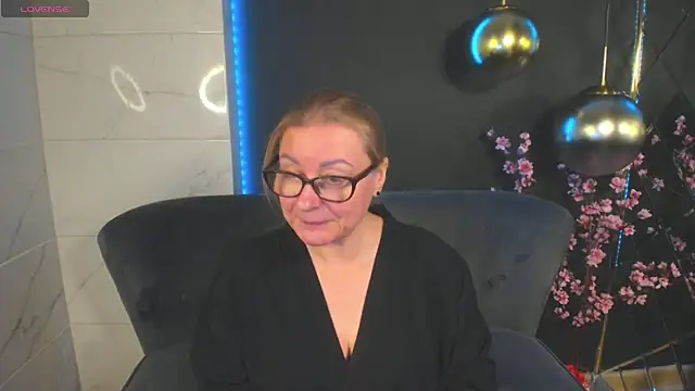 Snapshot of AlexandraKind chatting on 01-12-25, 04:50 AlexandraKind online show from 01-12-25, 04:50