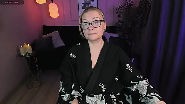 Snapshot of AlexandraKind chatting on 01-20-25, 11:43 AlexandraKind online show from 01-20-25, 11:43